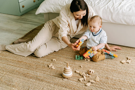 Comment choisir le bon jouet d’éveil selon l’âge de votre enfant ? - Les Mini Apprentis